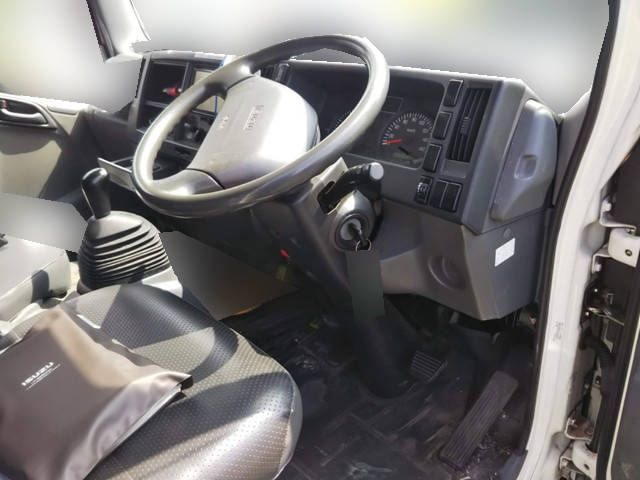 いすゞエルフアルミバン小型（2t・3t）[写真14]