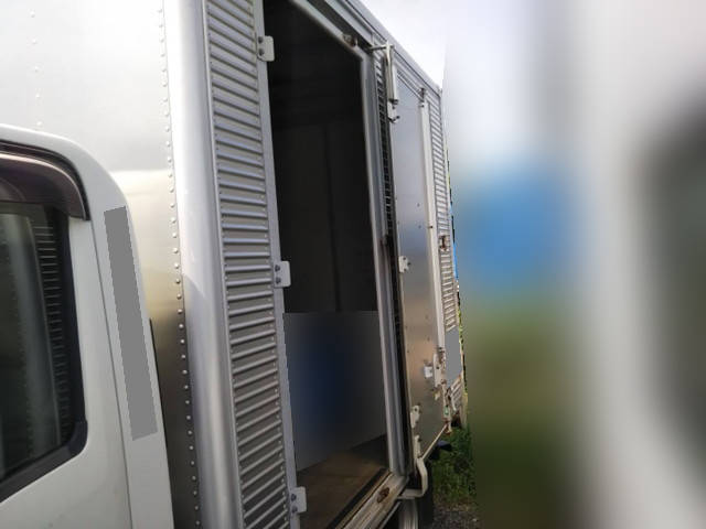 いすゞエルフアルミバン小型（2t・3t）[写真03]