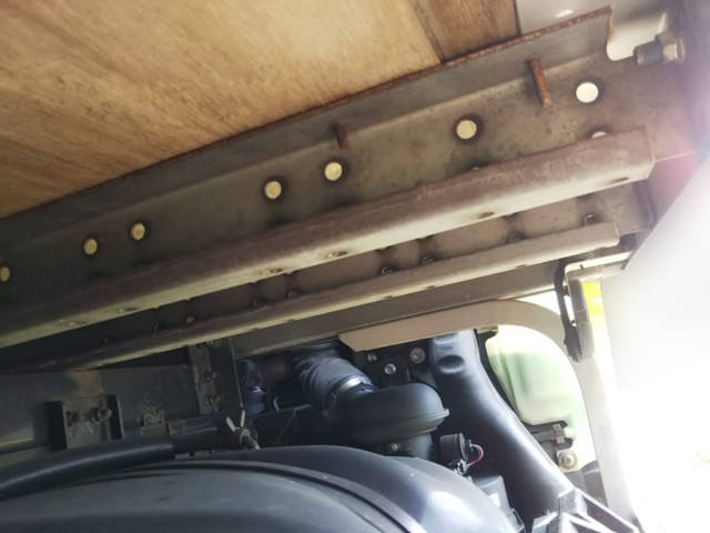 いすゞエルフアルミバン小型（2t・3t）[写真09]