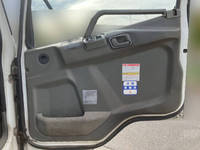 三菱ふそうファイターセルフクレーン3段増トン（6t・8t）[写真24]