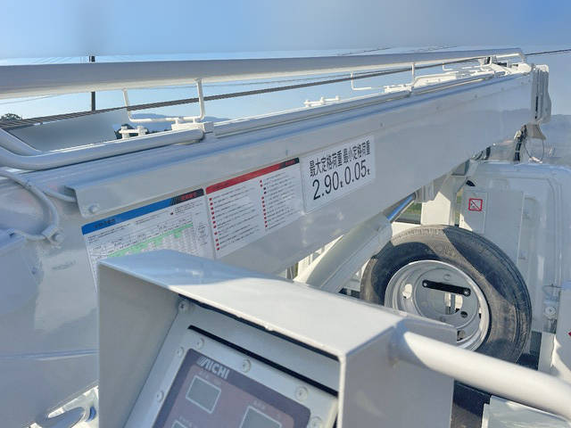 三菱ふそうキャンター穴掘建柱車小型（2t・3t）[写真13]