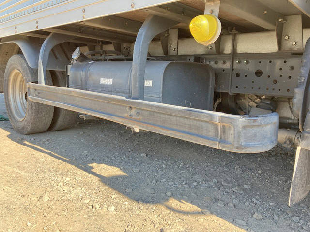 三菱ふそうキャンターガッツアルミバン小型（2t・3t）[写真18]