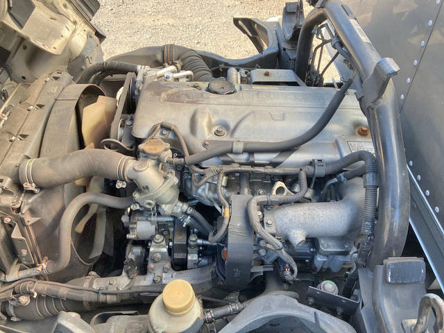 三菱ふそうキャンターガッツアルミバン小型（2t・3t）[写真25]