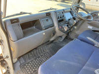 三菱ふそうキャンターガッツアルミバン小型（2t・3t）[写真30]