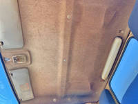 三菱ふそうキャンターガッツアルミバン小型（2t・3t）[写真32]