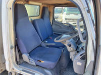 三菱ふそうキャンターガッツアルミバン小型（2t・3t）[写真33]