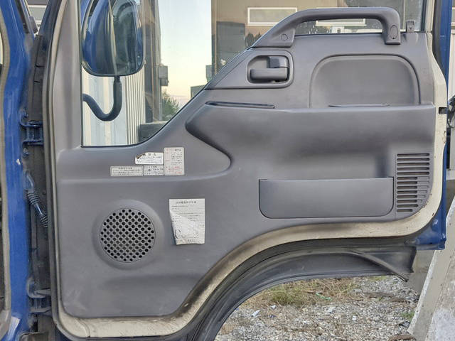 いすゞエルフパッカー車（塵芥車）小型（2t・3t）[写真30]