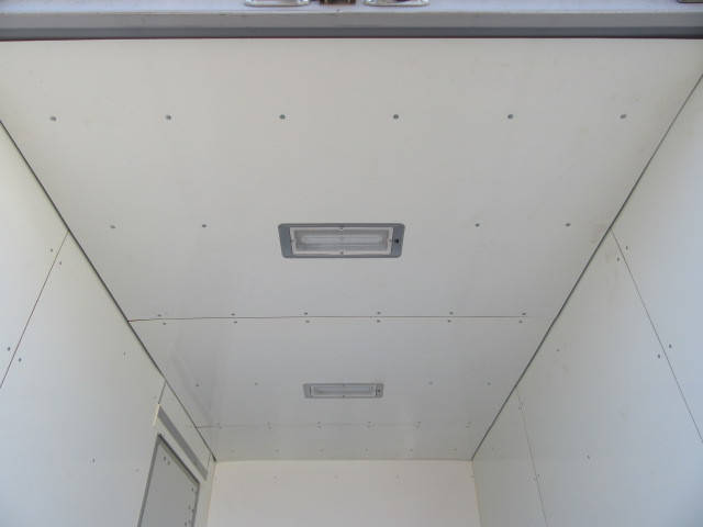 いすゞエルフアルミバン小型（2t・3t）[写真14]