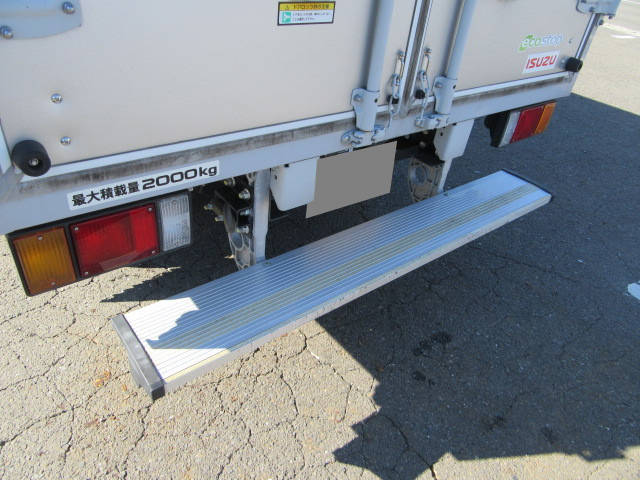 いすゞエルフアルミバン小型（2t・3t）[写真17]