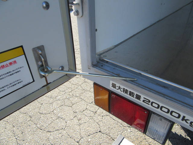 いすゞエルフアルミバン小型（2t・3t）[写真18]