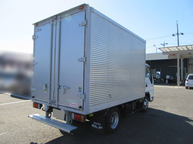 いすゞエルフアルミバン小型（2t・3t）[写真02]