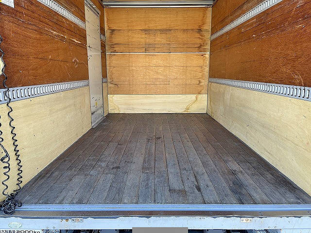 いすゞエルフアルミバン小型（2t・3t）[写真11]