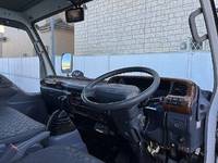 いすゞエルフアルミバン小型（2t・3t）[写真26]