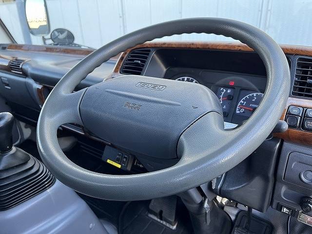 いすゞエルフアルミバン小型（2t・3t）[写真27]