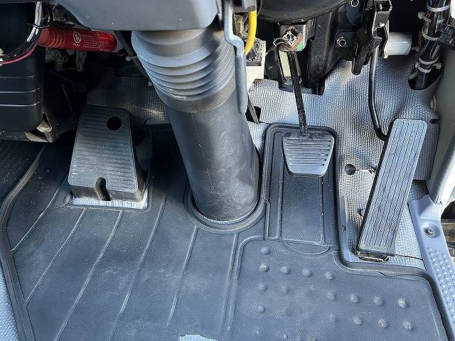 いすゞエルフアルミバン小型（2t・3t）[写真29]