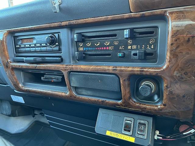 いすゞエルフアルミバン小型（2t・3t）[写真32]