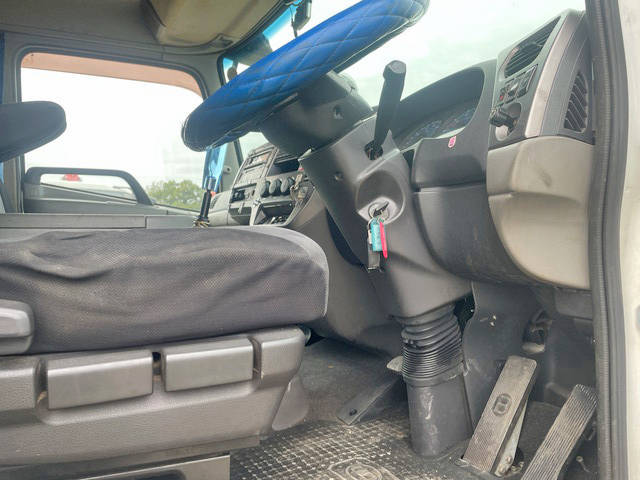 UDトラックスコンドルアルミウイング中型（4t）[写真36]