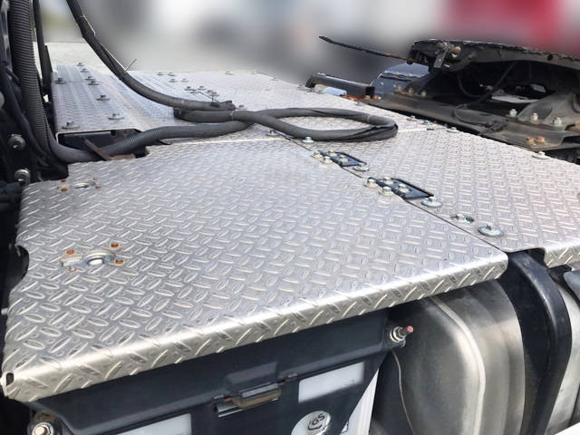 日野プロフィアトレーラーヘッド（トラクターヘッド）大型（10t）[写真12]