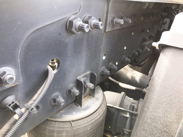 日野プロフィアトレーラーヘッド（トラクターヘッド）大型（10t）[写真16]