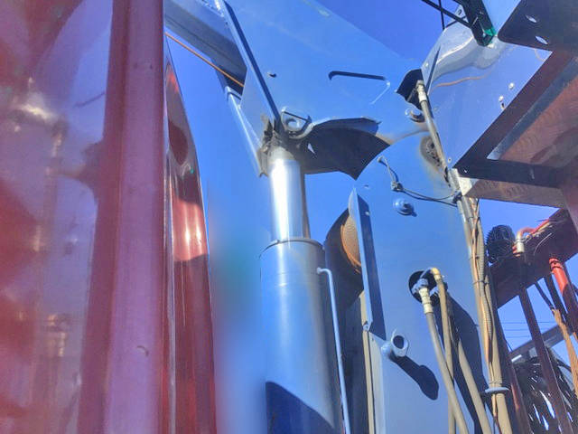 三菱ふそうスーパーグレートセルフクレーン4段大型（10t）[写真10]