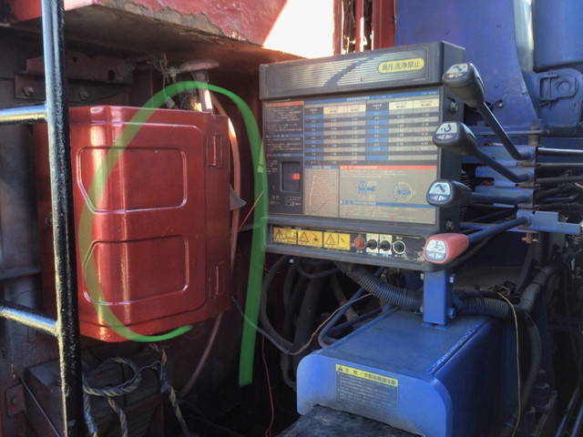 三菱ふそうスーパーグレートセルフクレーン4段大型（10t）[写真28]