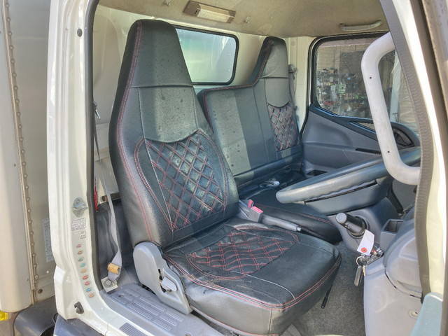 三菱ふそうキャンターアルミバン小型（2t・3t）[写真34]