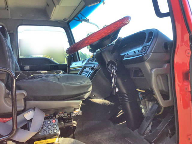 いすゞギガセルフローダー大型（10t）[写真32]