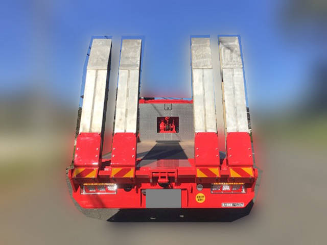 いすゞギガセルフローダー大型（10t）[写真08]