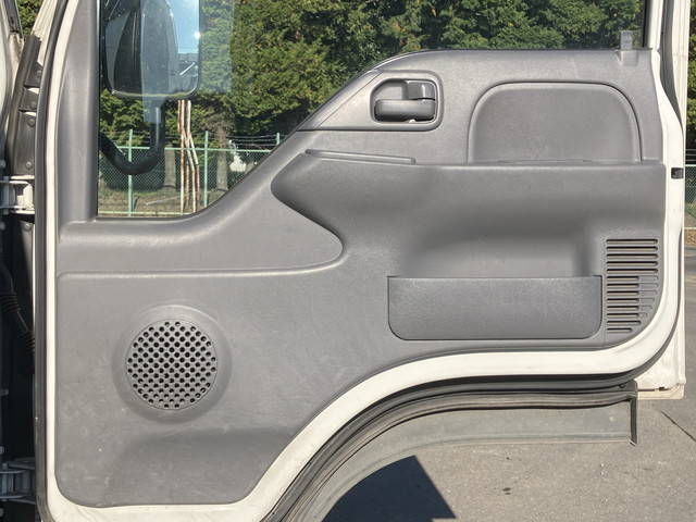 いすゞエルフ平ボディ小型（2t・3t）[写真24]