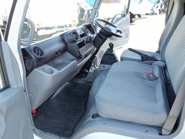 トヨタダイナ幌ウイング小型（2t・3t）[写真30]