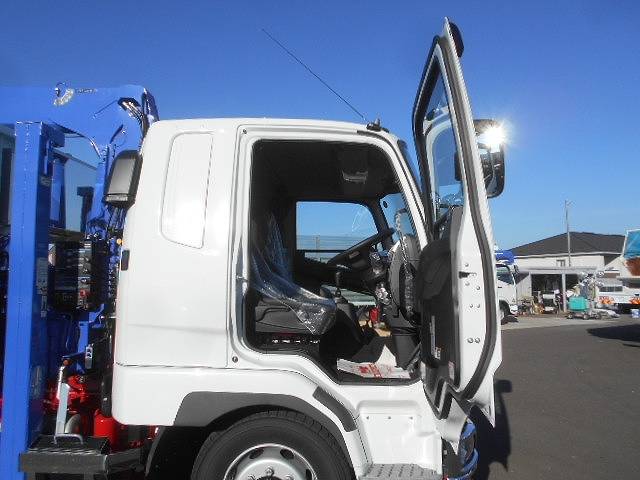 三菱ふそうファイターセルフクレーン4段増トン（6t・8t）[写真19]