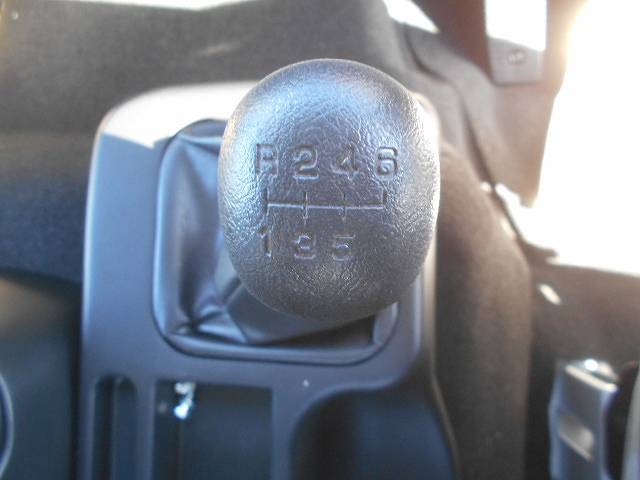 三菱ふそうファイターセルフクレーン4段増トン（6t・8t）[写真22]