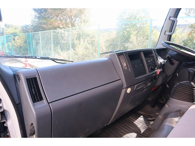 いすゞエルフパネルバン小型（2t・3t）[写真18]