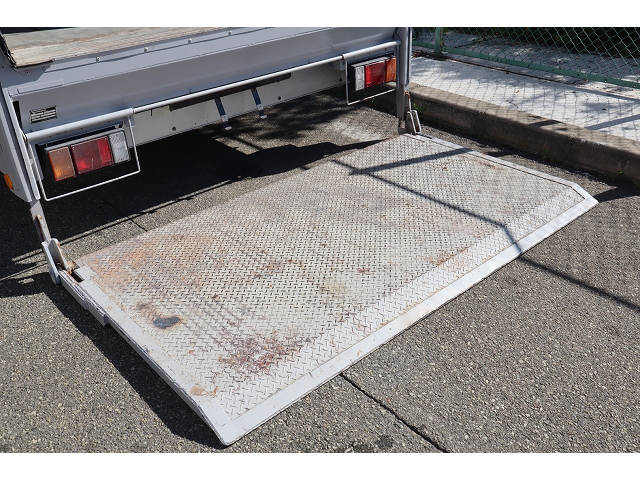 いすゞエルフパネルバン小型（2t・3t）[写真08]