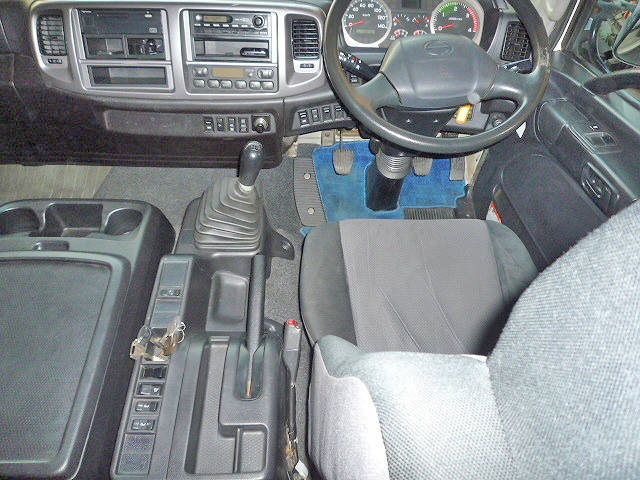 日野レンジャーアルミウイング中型（4t）[写真10]