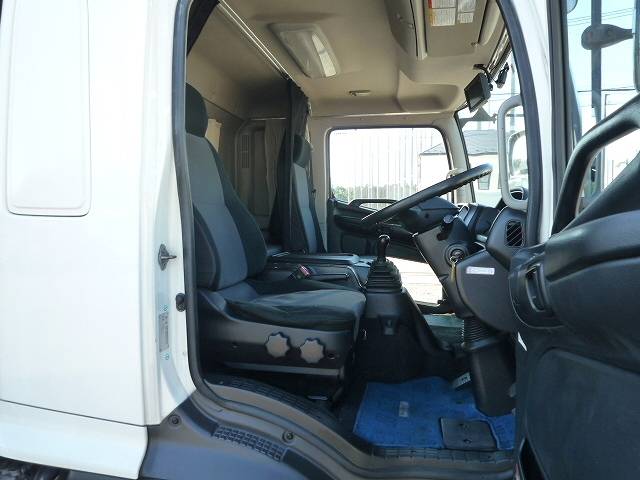 日野レンジャーアルミウイング中型（4t）[写真24]