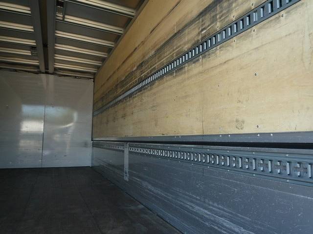 日野レンジャーアルミウイング中型（4t）[写真33]