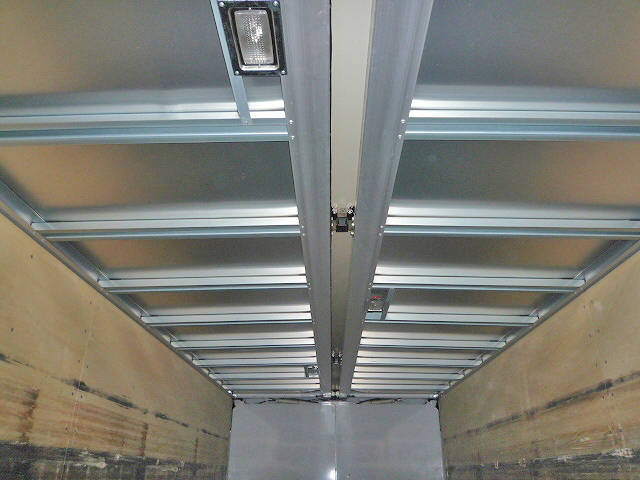 日野レンジャーアルミウイング中型（4t）[写真36]