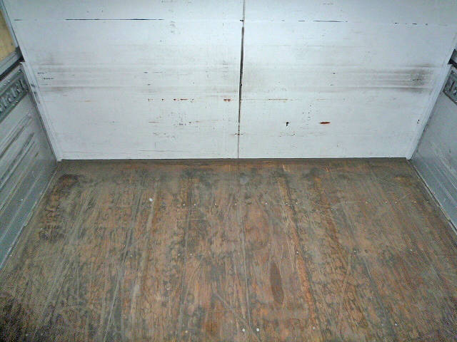 日野レンジャーアルミウイング中型（4t）[写真37]