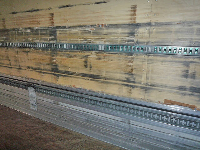 日野レンジャーアルミウイング中型（4t）[写真38]