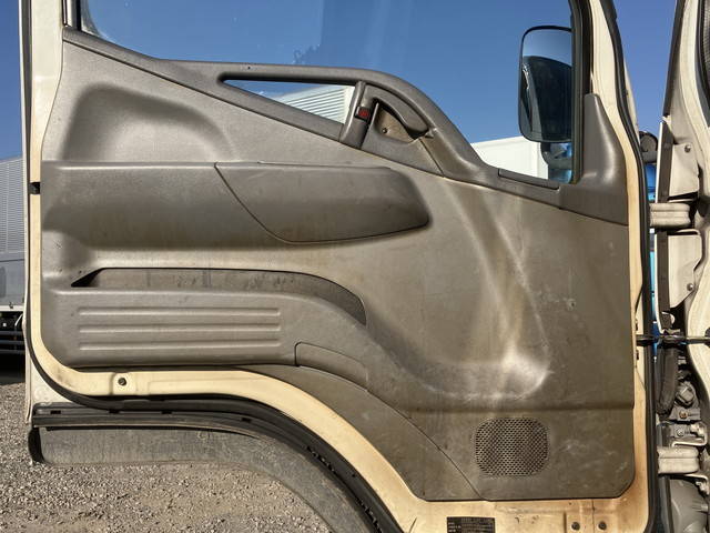 三菱ふそうキャンターアルミブロック小型（2t・3t）[写真27]