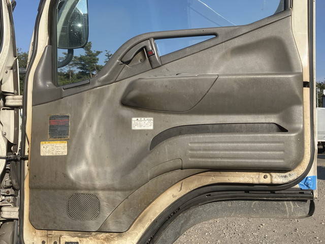 三菱ふそうキャンターアルミブロック小型（2t・3t）[写真28]