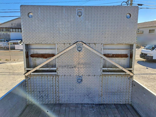 UDトラックスクオンアルミブロック大型（10t）[写真21]