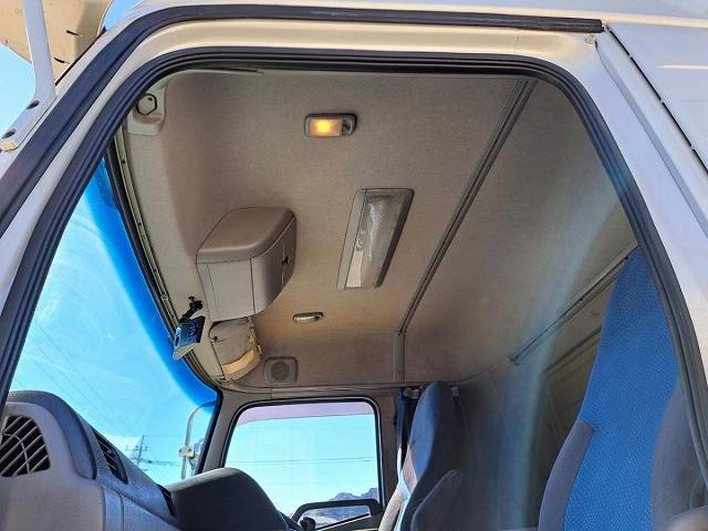 UDトラックスクオンアルミブロック大型（10t）[写真28]