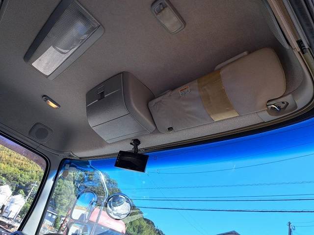 UDトラックスクオンアルミブロック大型（10t）[写真32]