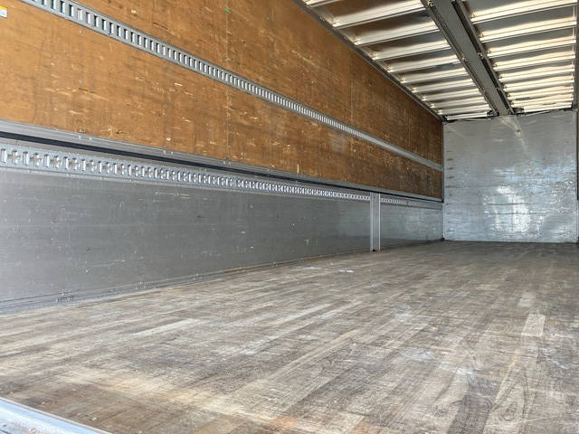 UDトラックスクオンアルミウイング大型（10t）[写真12]