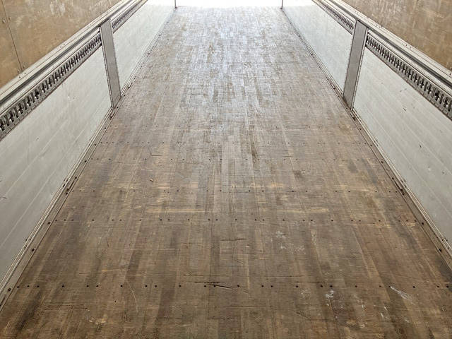 UDトラックスクオンアルミウイング大型（10t）[写真15]