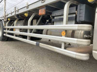 UDトラックスクオンアルミウイング大型（10t）[写真18]