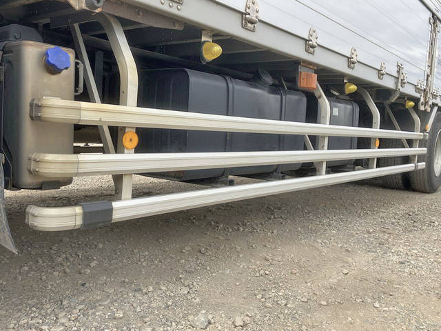 UDトラックスクオンアルミウイング大型（10t）[写真19]