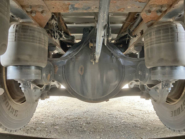 UDトラックスクオンアルミウイング大型（10t）[写真26]